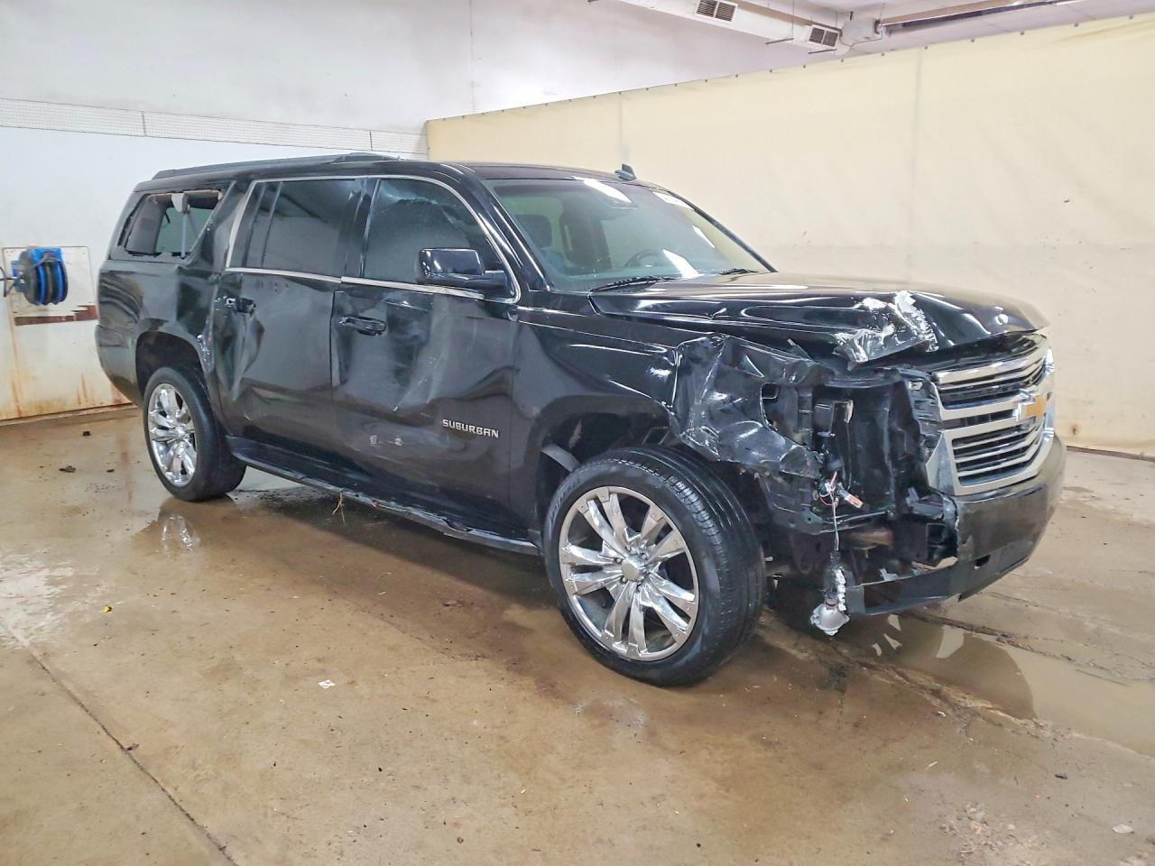 2015 Chevrolet Suburban K1500 Lt - Image 4