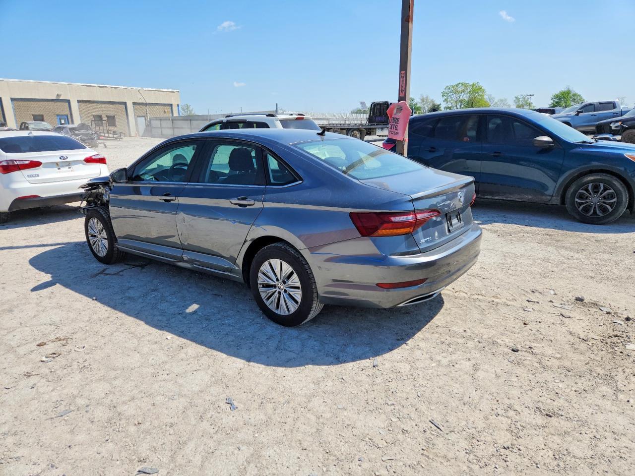 2019 Volkswagen Jetta S - Фото 2