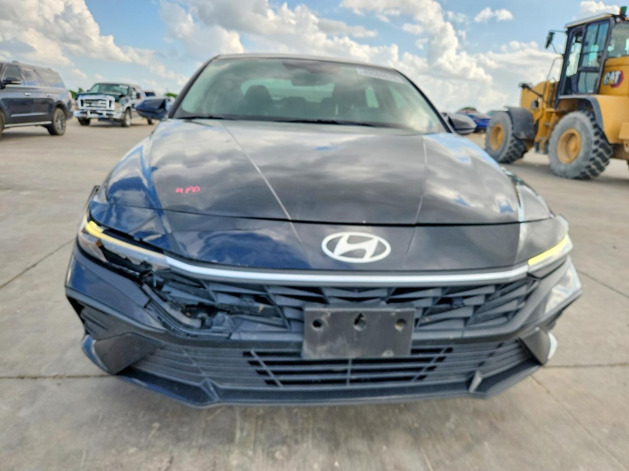 2024 Hyundai Elantra Sel - Image 5