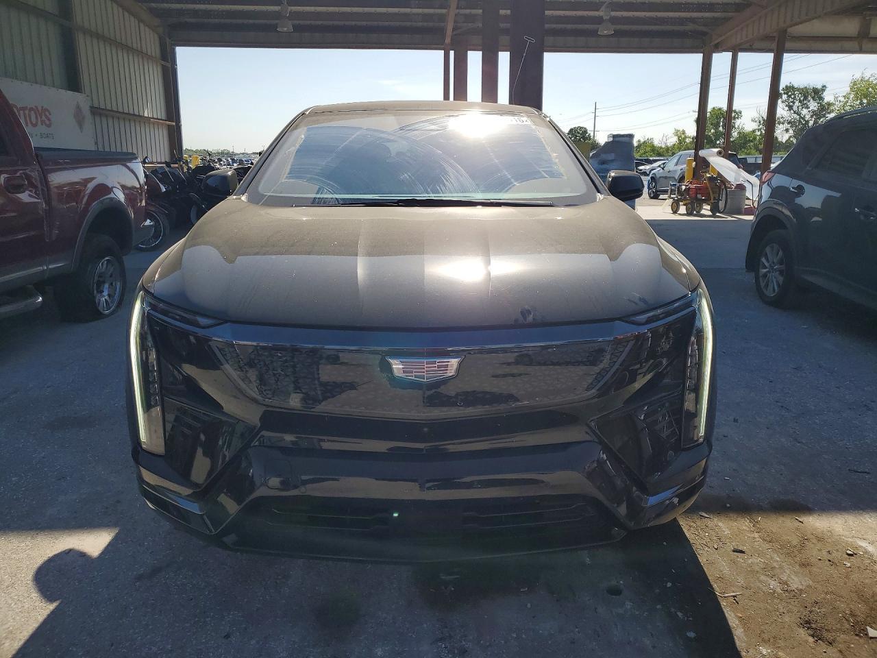 2025 Cadillac Optiq Sport - Фото 5