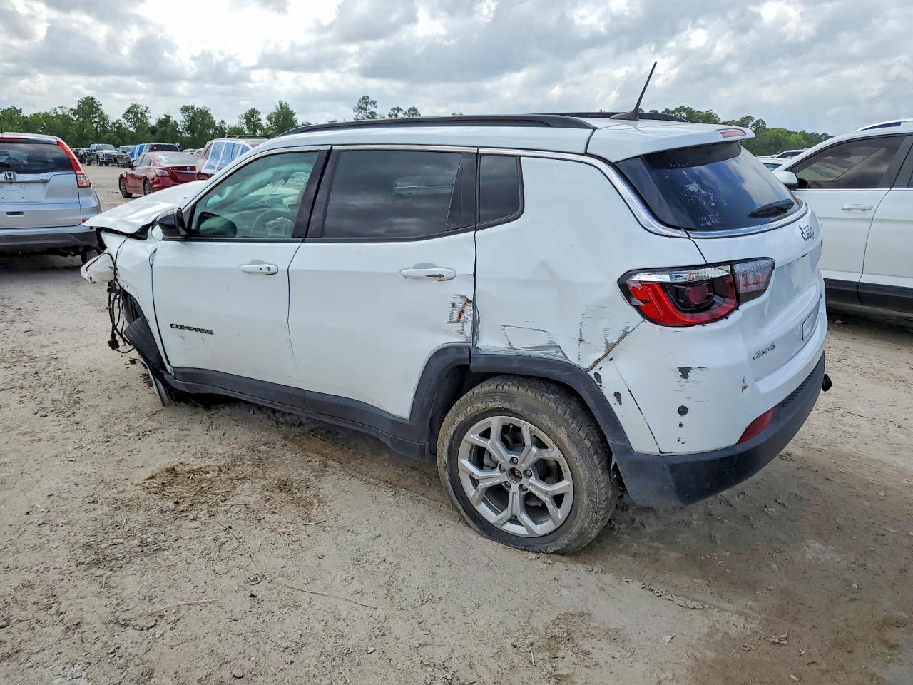 2024 Jeep Compass Latitude - Фото 2