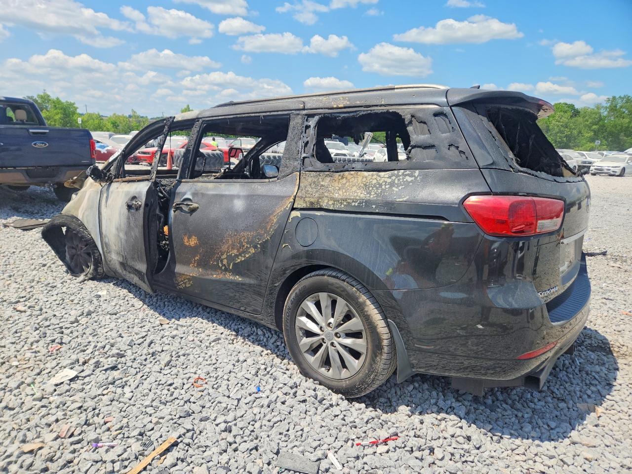 2015 Kia Sedona Ex - Image 2