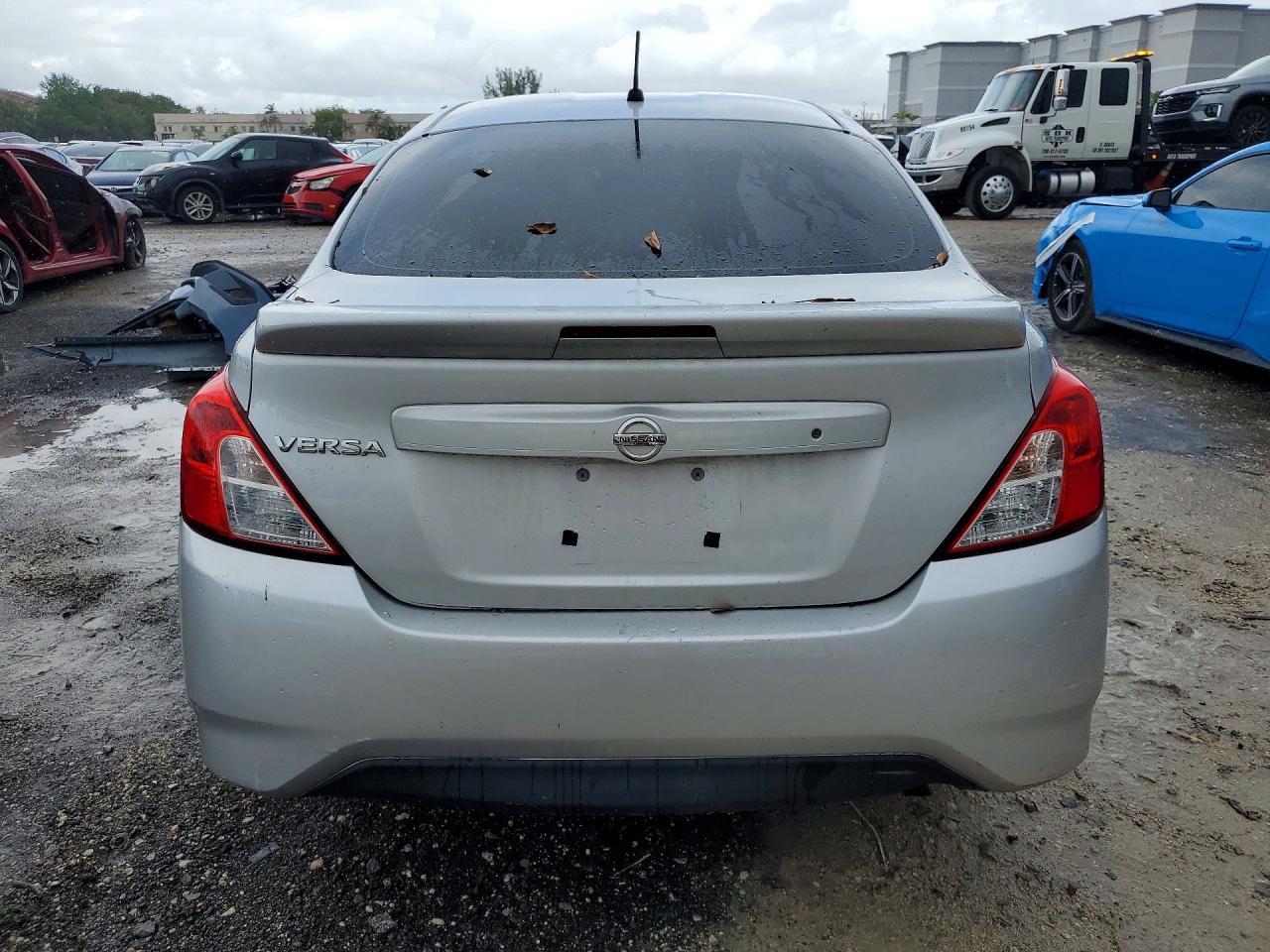 2018 Nissan Versa S Plus - Image 6
