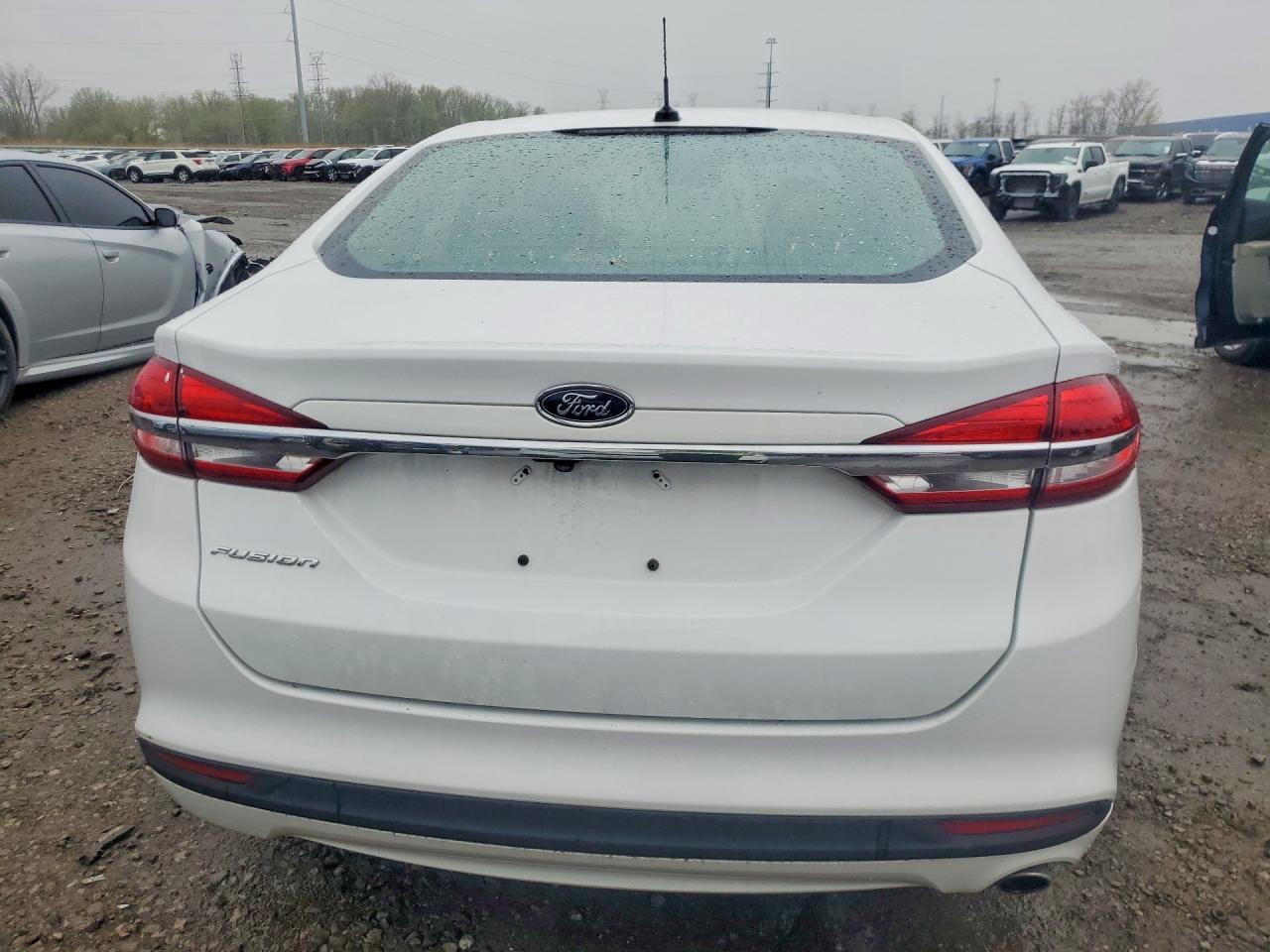 2017 Ford Fusion S - Фото 6