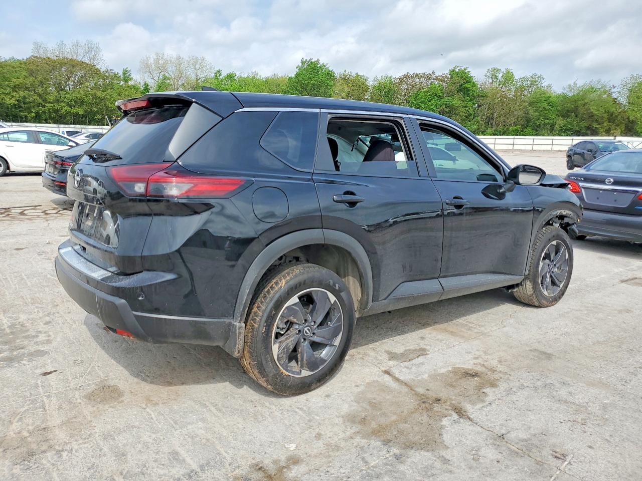 2025 Nissan Rogue Sv - Image 3