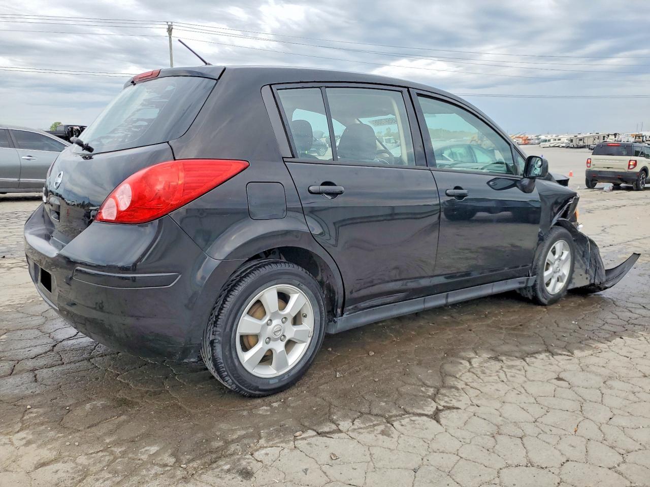 2009 Nissan Versa 1.8 S - Image 3