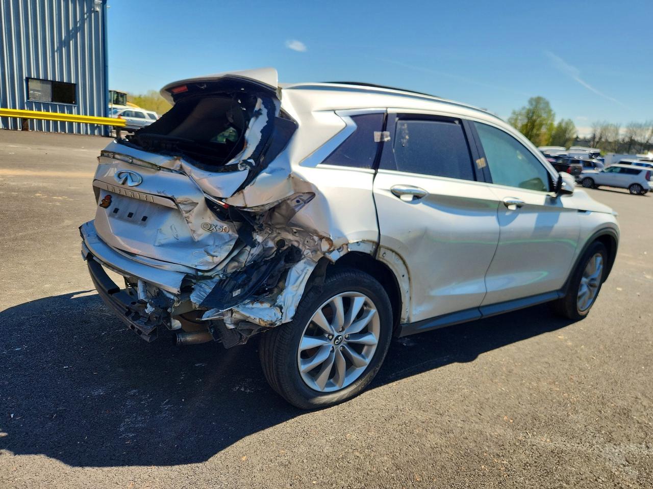2019 Infiniti Qx50 - Image 3