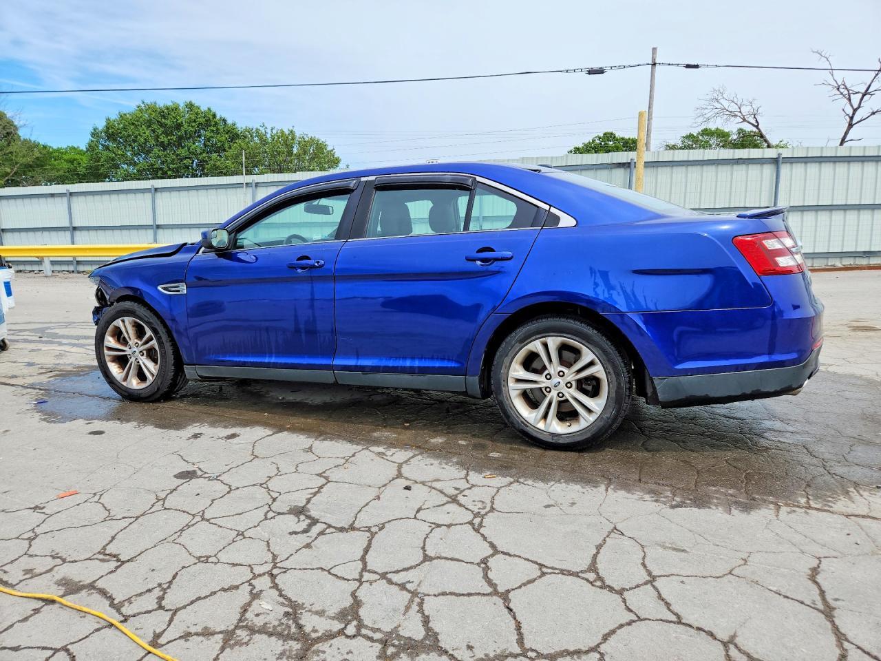 2015 Ford Taurus Sel - Image 2