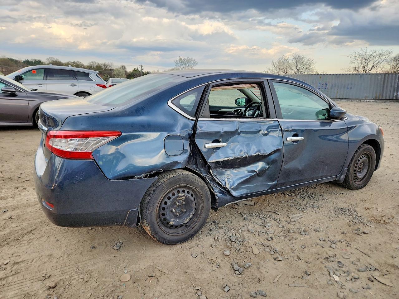 2014 Nissan Sentra S - Фото 3
