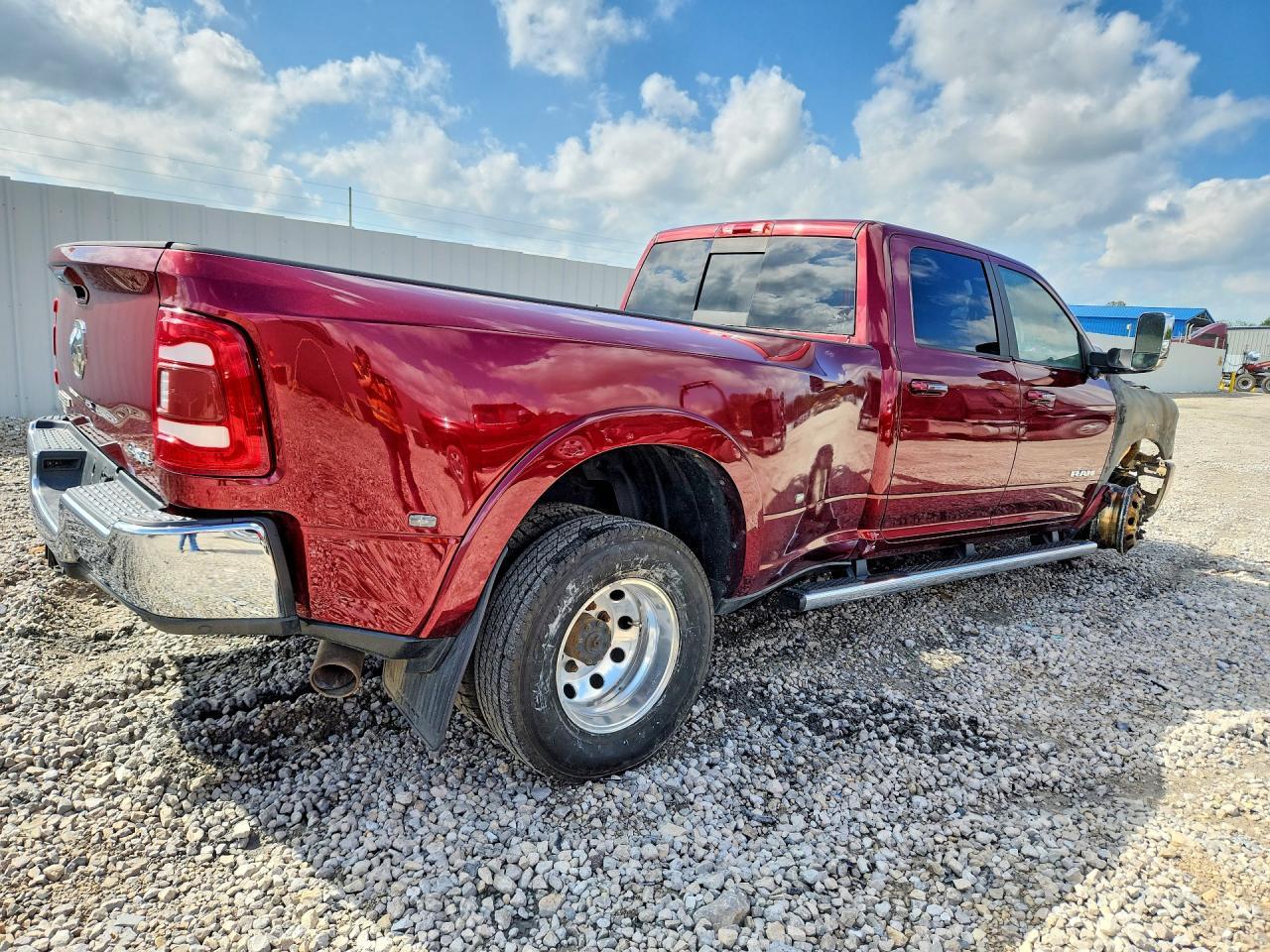 2019 Ram 3500 Laramie - Фото 3