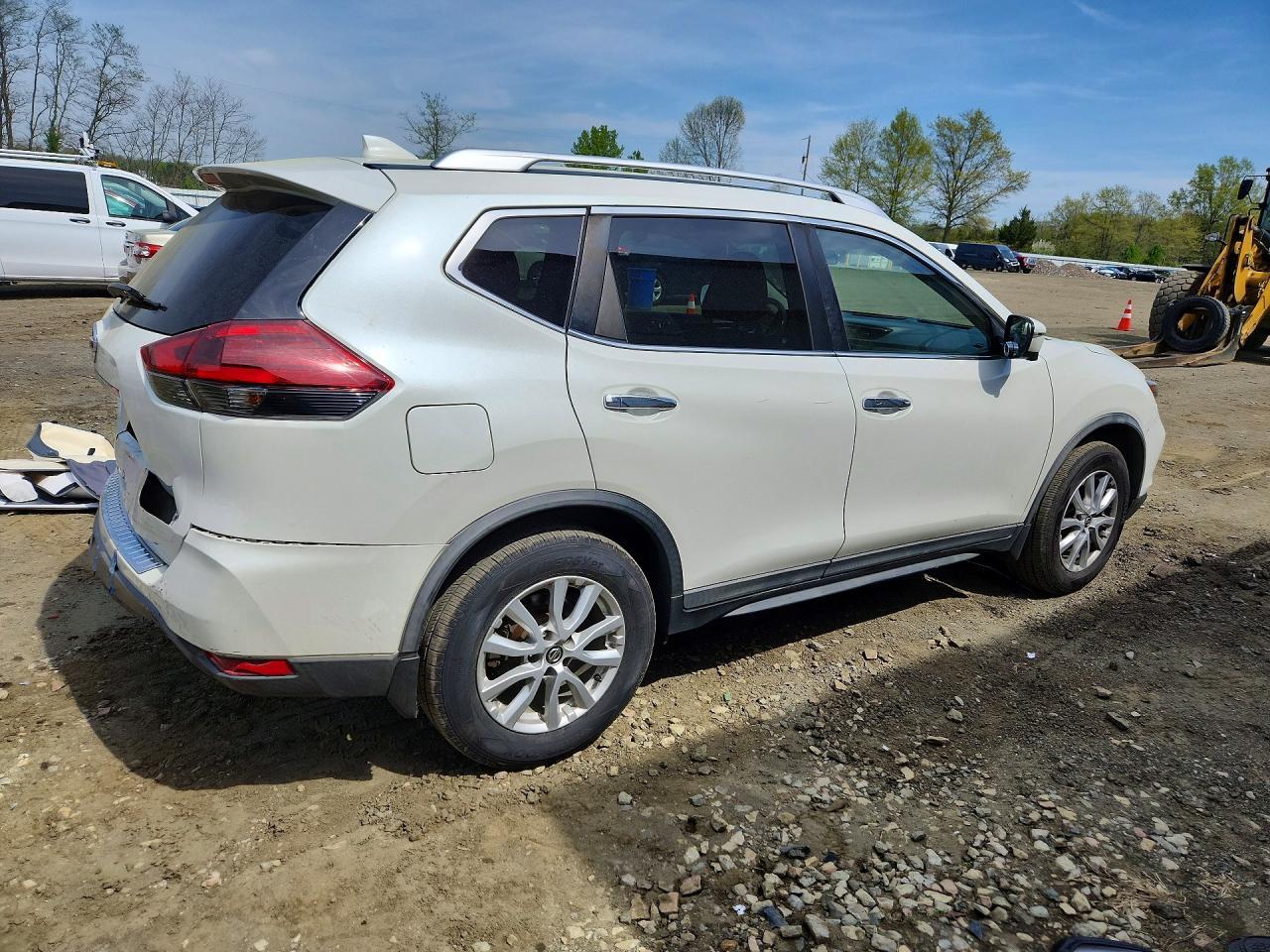 2018 Nissan Rogue Sv - Image 3