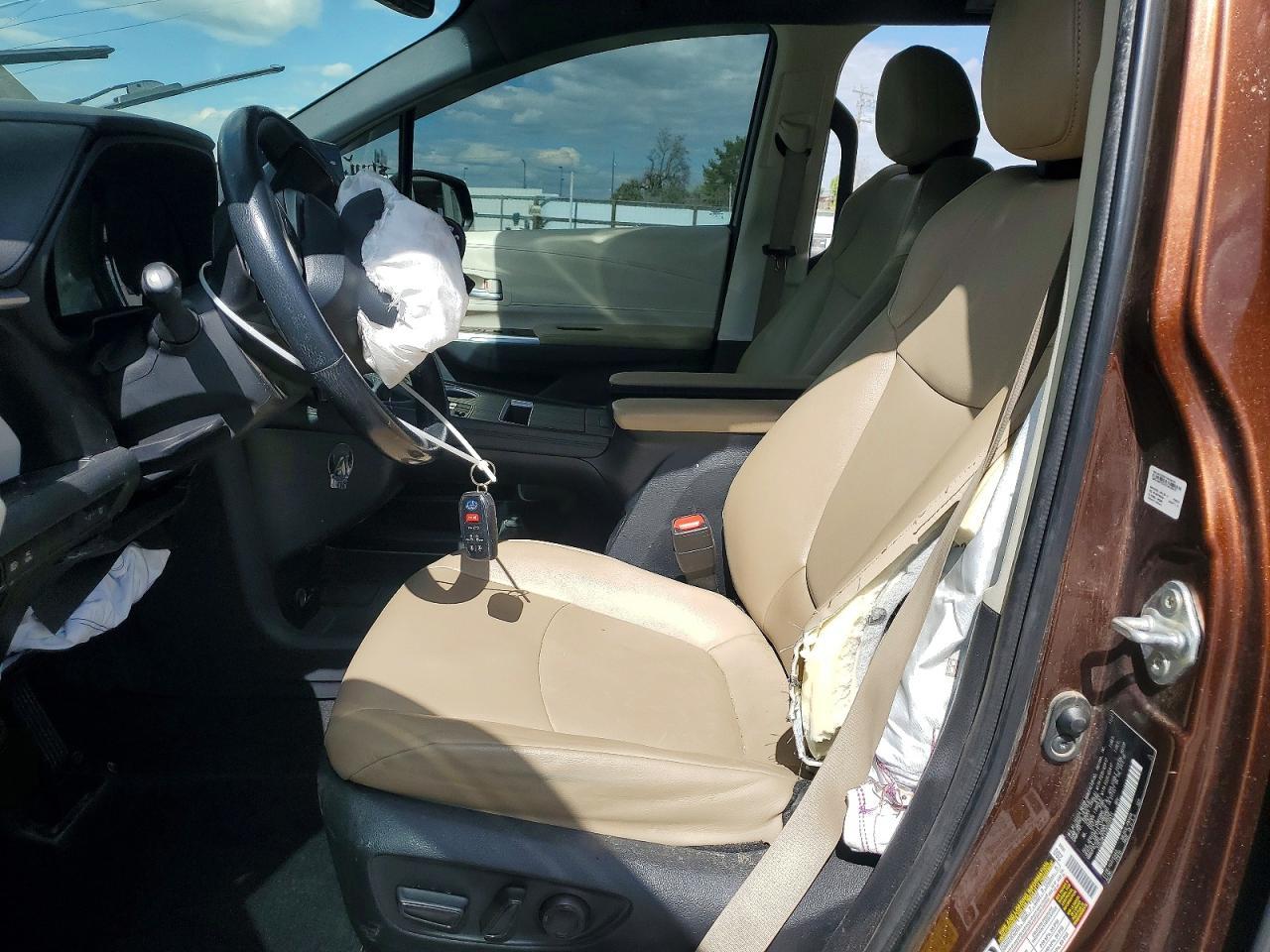 2022 Toyota Sienna Xle - Фото 7
