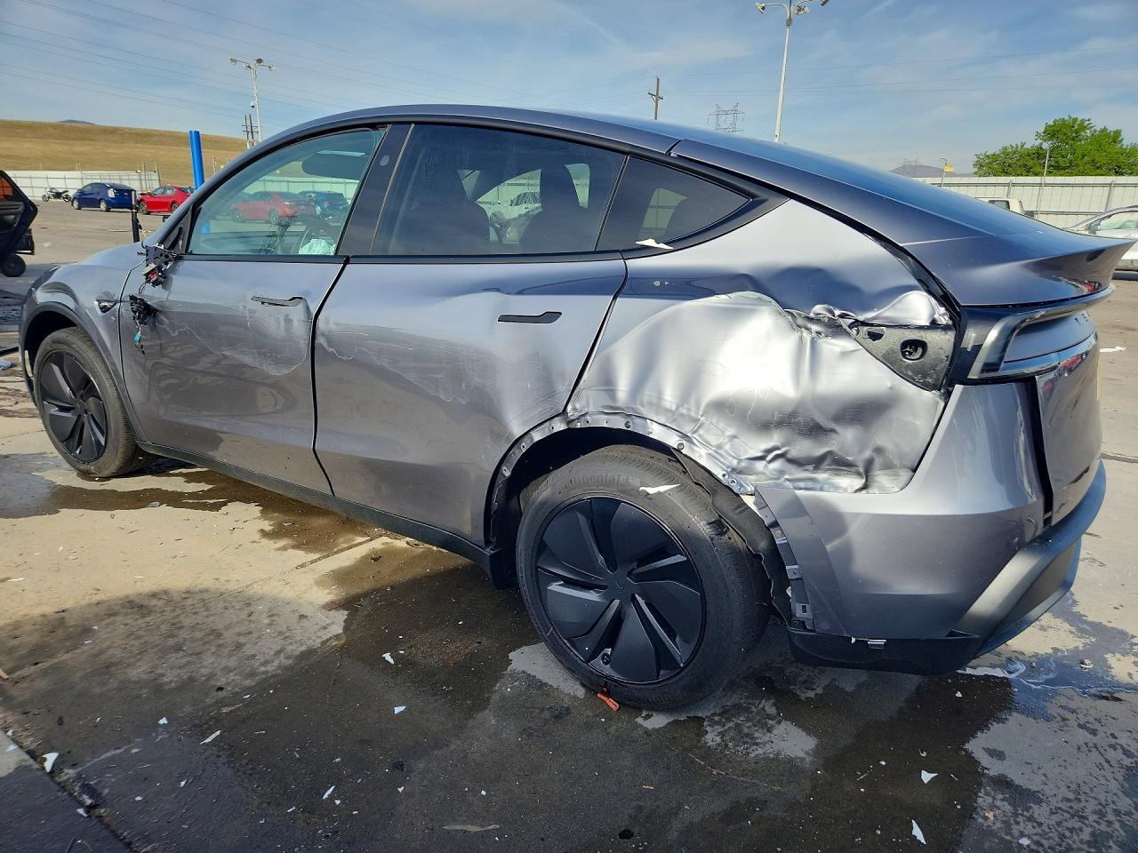 2026 Tesla Model Y - Фото 2