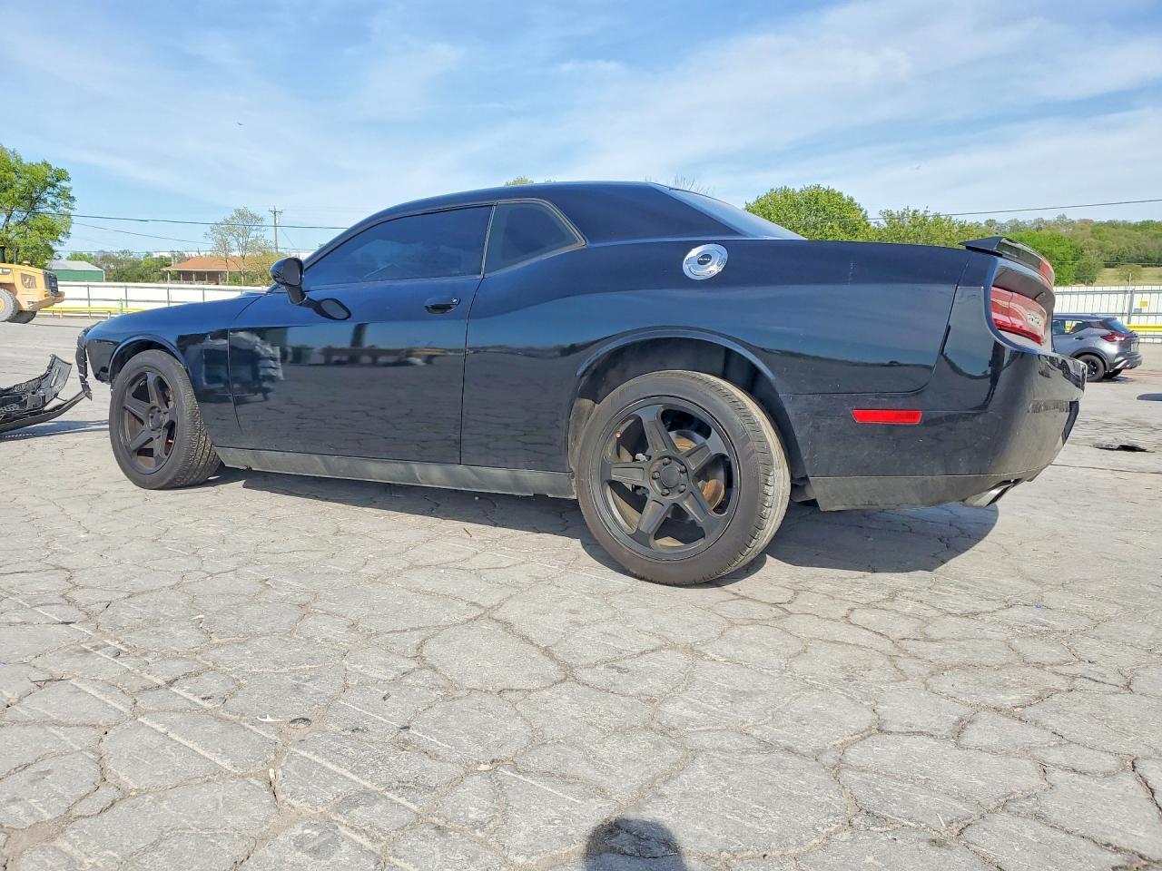 2014 Dodge Challenger Sxt - Image 2