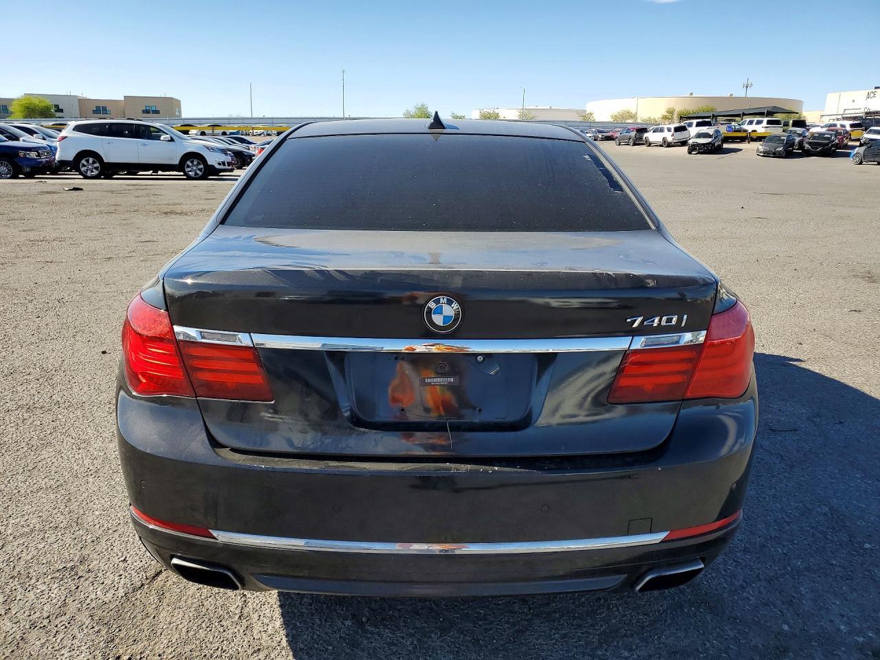 2015 BMW 740 I - Фото 6