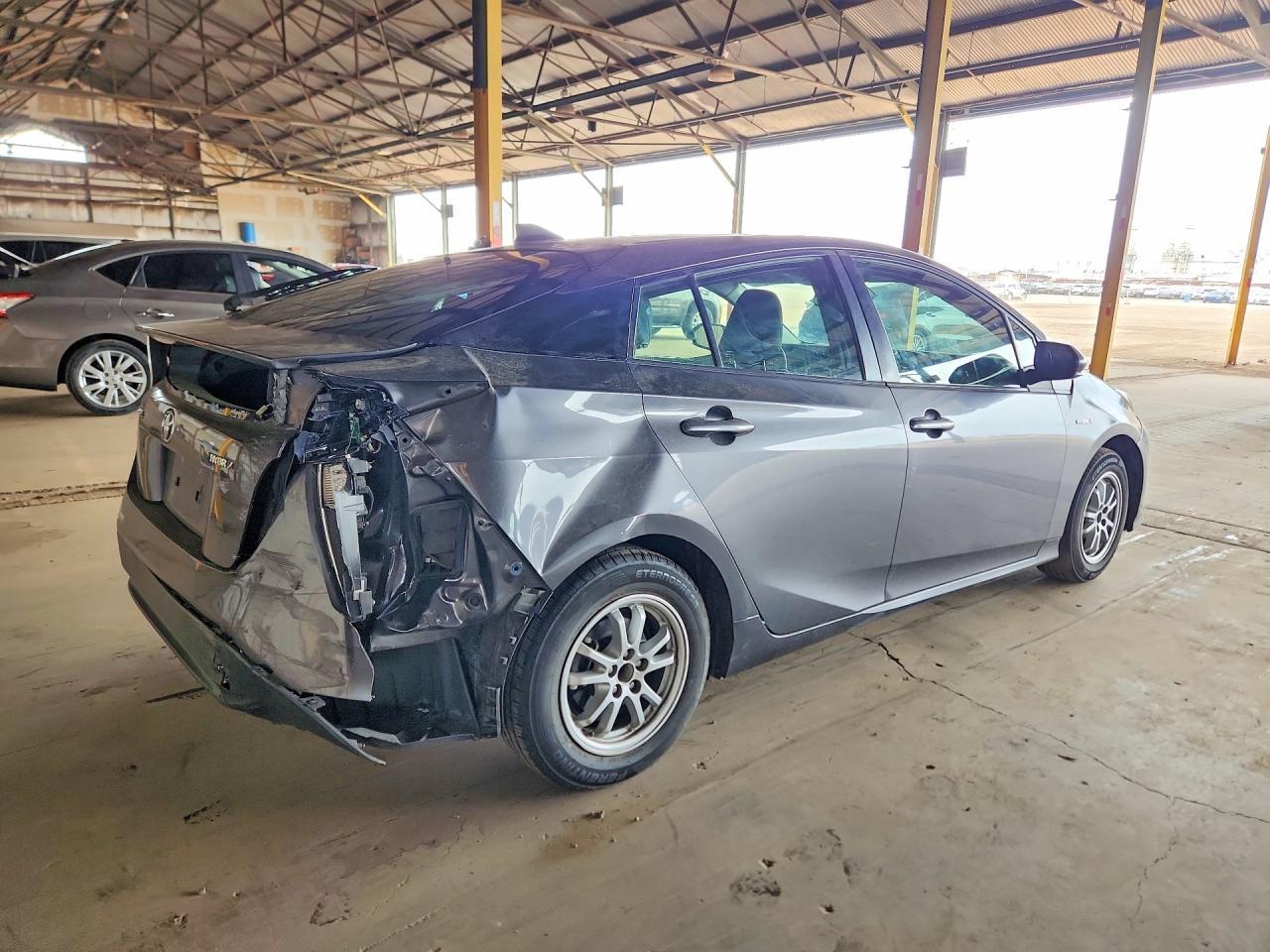 2017 Toyota Prius Two - Фото 3