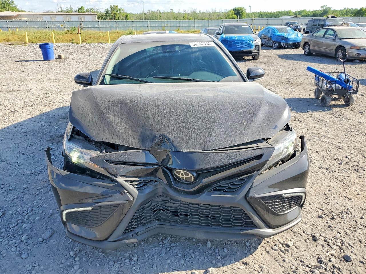 2022 Toyota Camry Se - Фото 5
