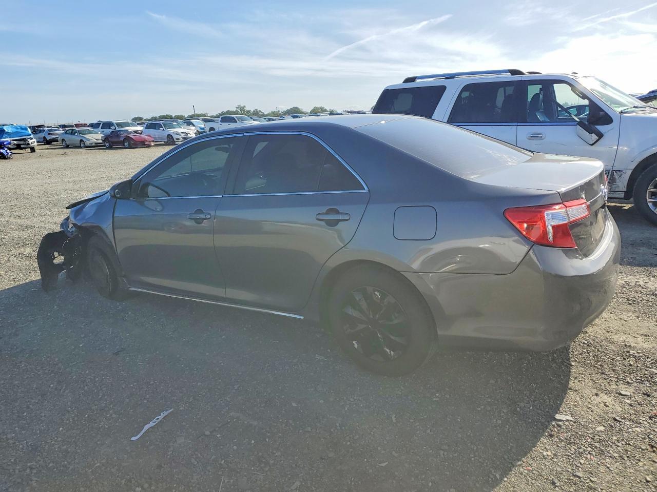 2012 Toyota Camry Hybrid Le - Фото 2