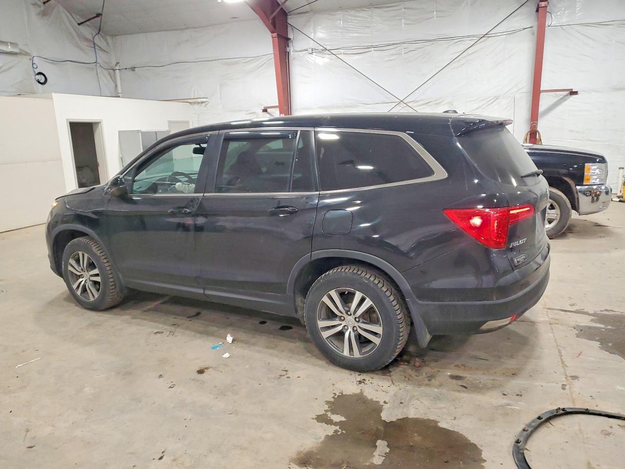 2018 Honda Pilot - Image 2