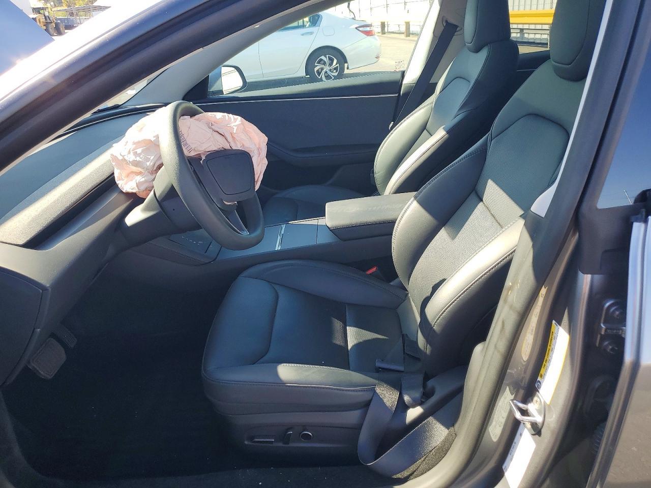 2024 Tesla Model 3 - Фото 7