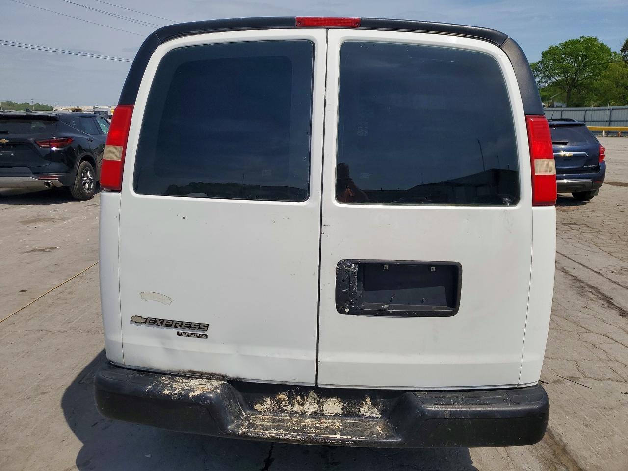 2013 Chevrolet Express G1500 - Image 6