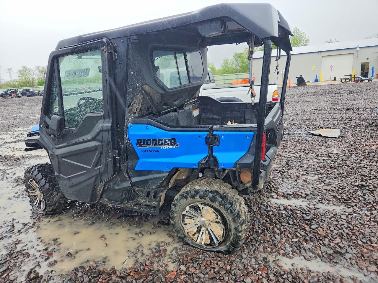 2017 Honda Pioneer 1000 Utility Vehicle - Фото 3