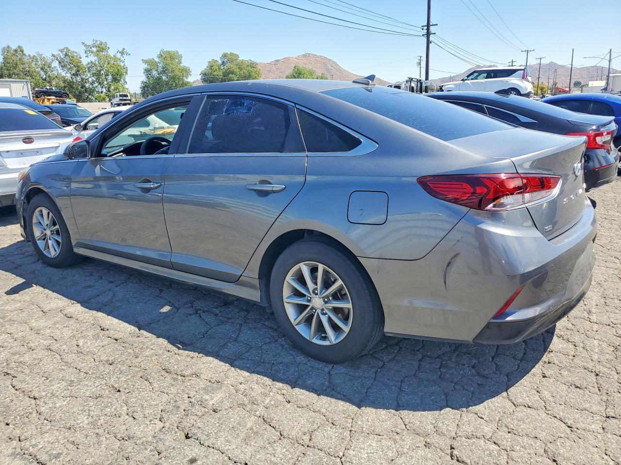 2019 Hyundai Sonata Se - Image 2