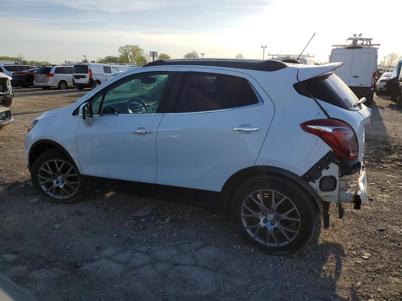 2017 Buick Encore Sport Touring - Фото 2