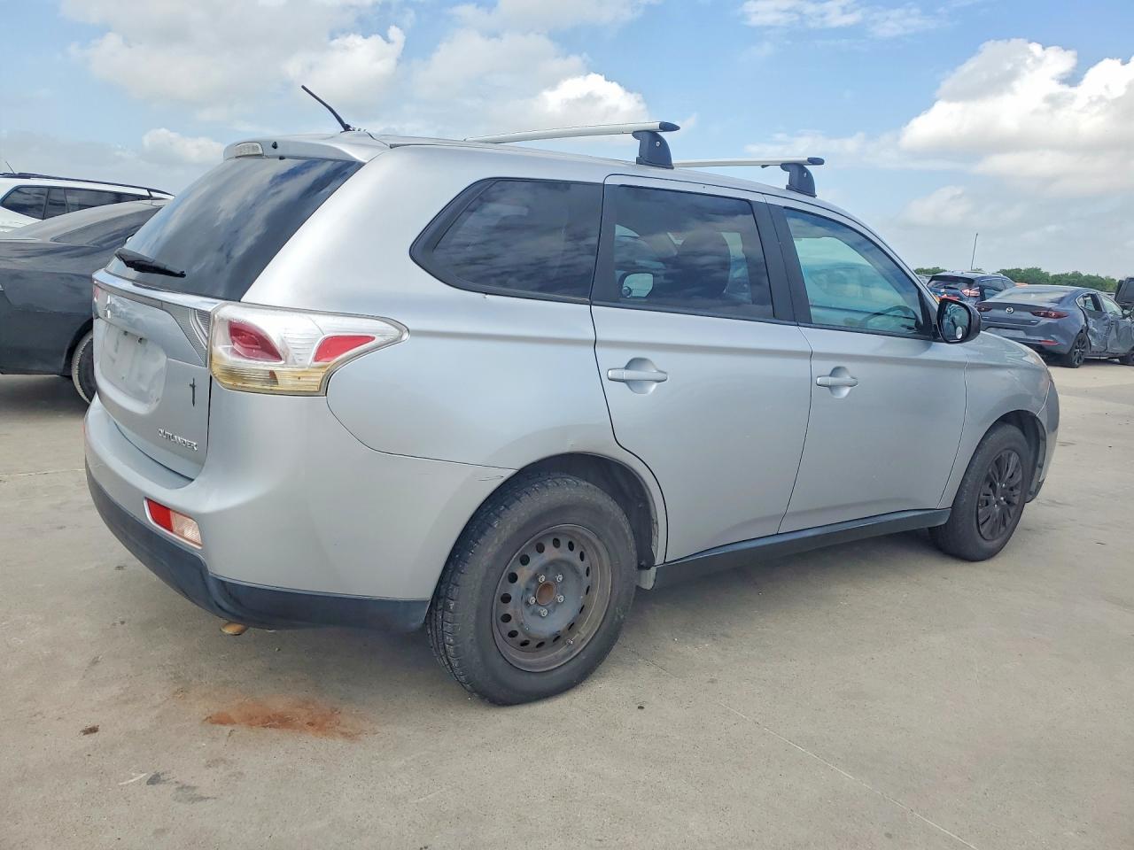 2014 Mitsubishi Outlander Es - Фото 3