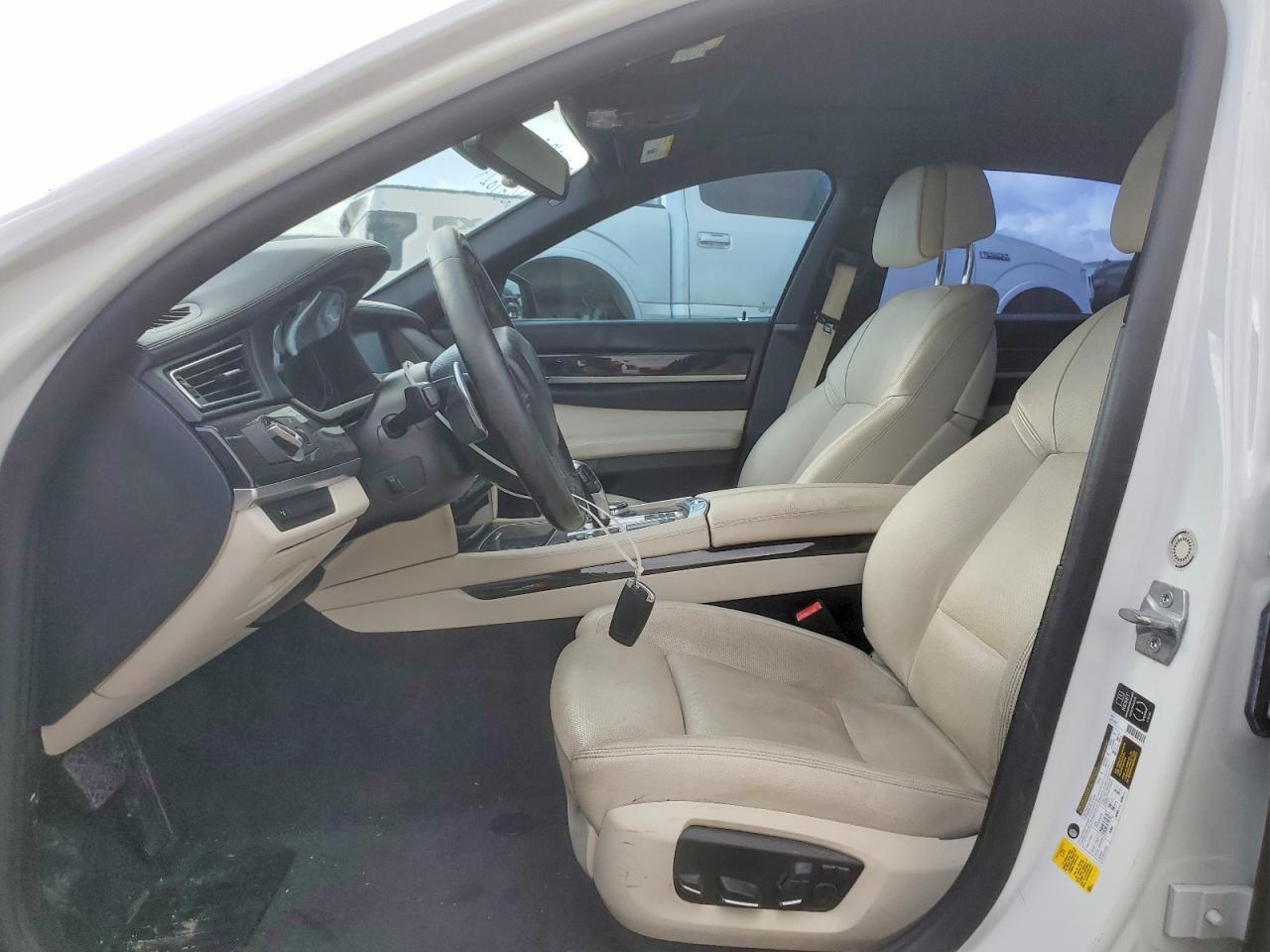 2014 BMW 740 I - Image 7