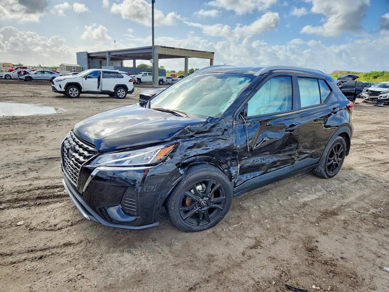 2024 Nissan Kicks Sv