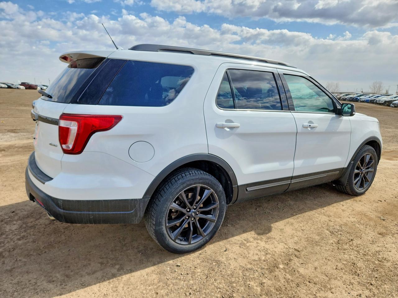 2018 Ford Explorer Xlt - Фото 3