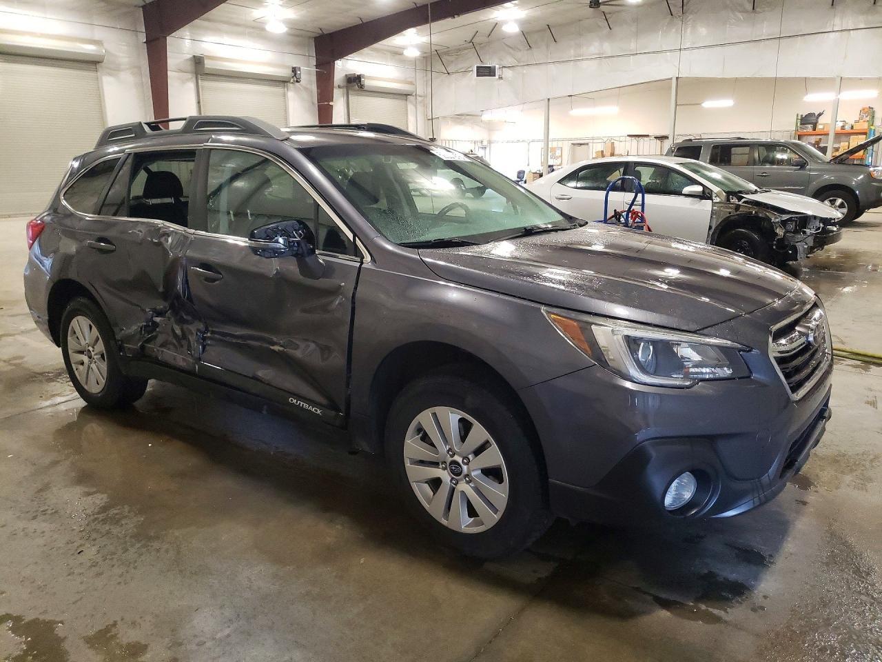 2019 Subaru Outback 2.5I Premium - Image 4