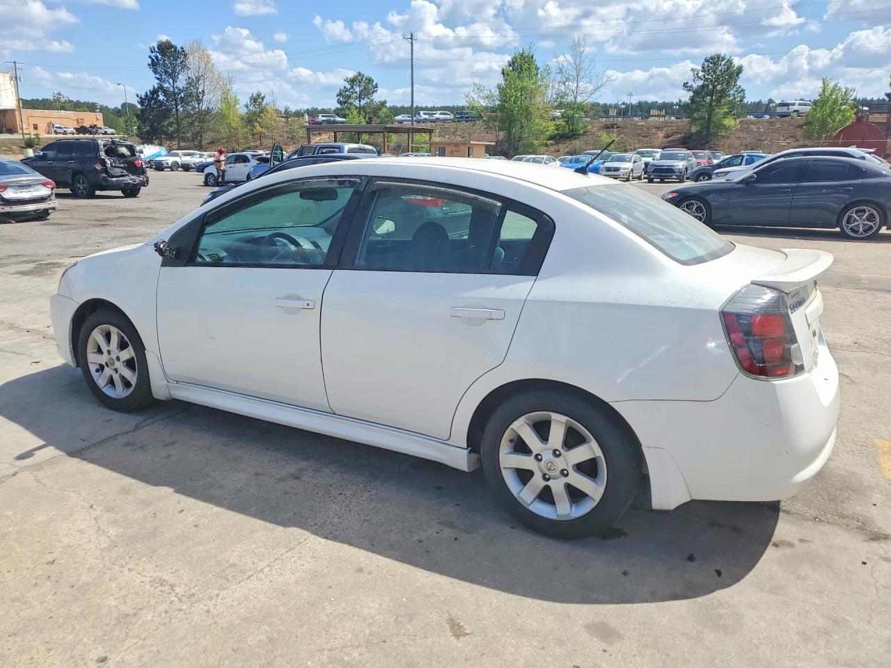 2011 Nissan Sentra 2.0 - Фото 2