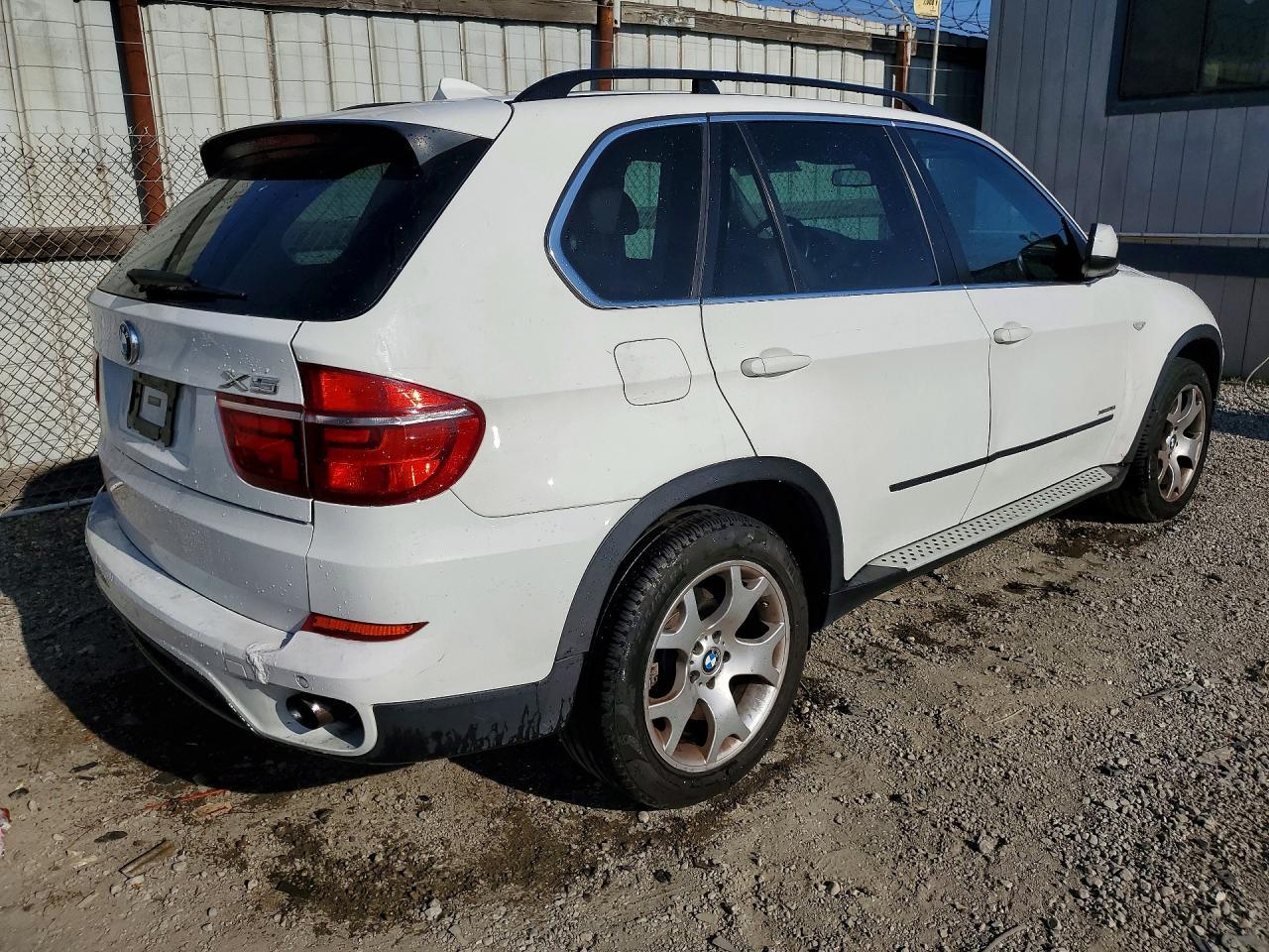 2013 BMW X5 xDrive35I - Image 3