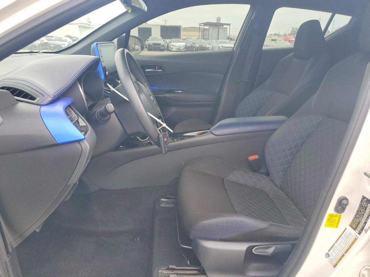 2020 Toyota C-Hr Xle - Image 7