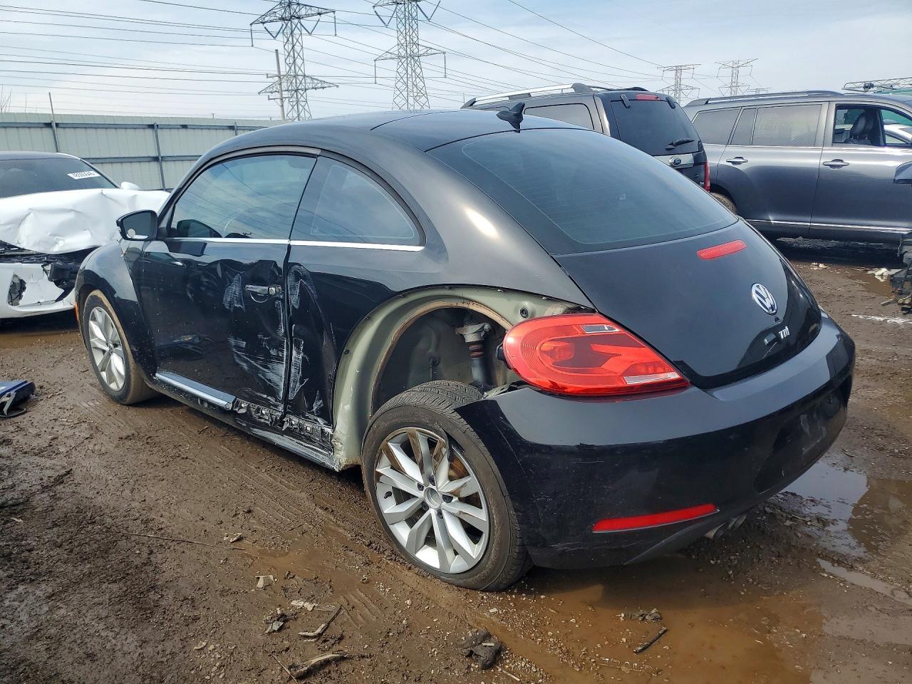 2013 Volkswagen Beetle - Фото 2