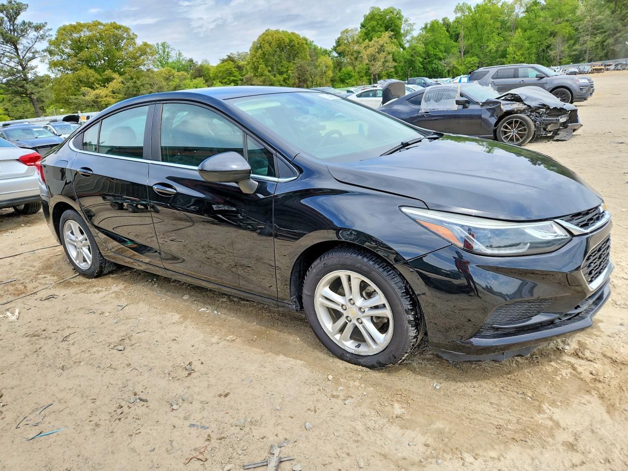 2018 Chevrolet Cruze Lt - Image 4