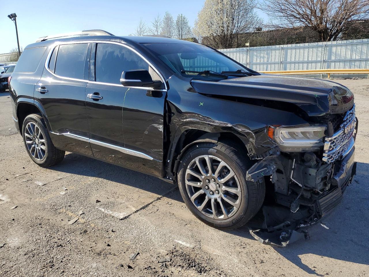 2022 GMC Acadia Denali - Image 4
