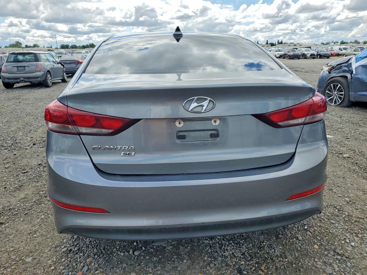 2017 Hyundai Elantra Se - Фото 6