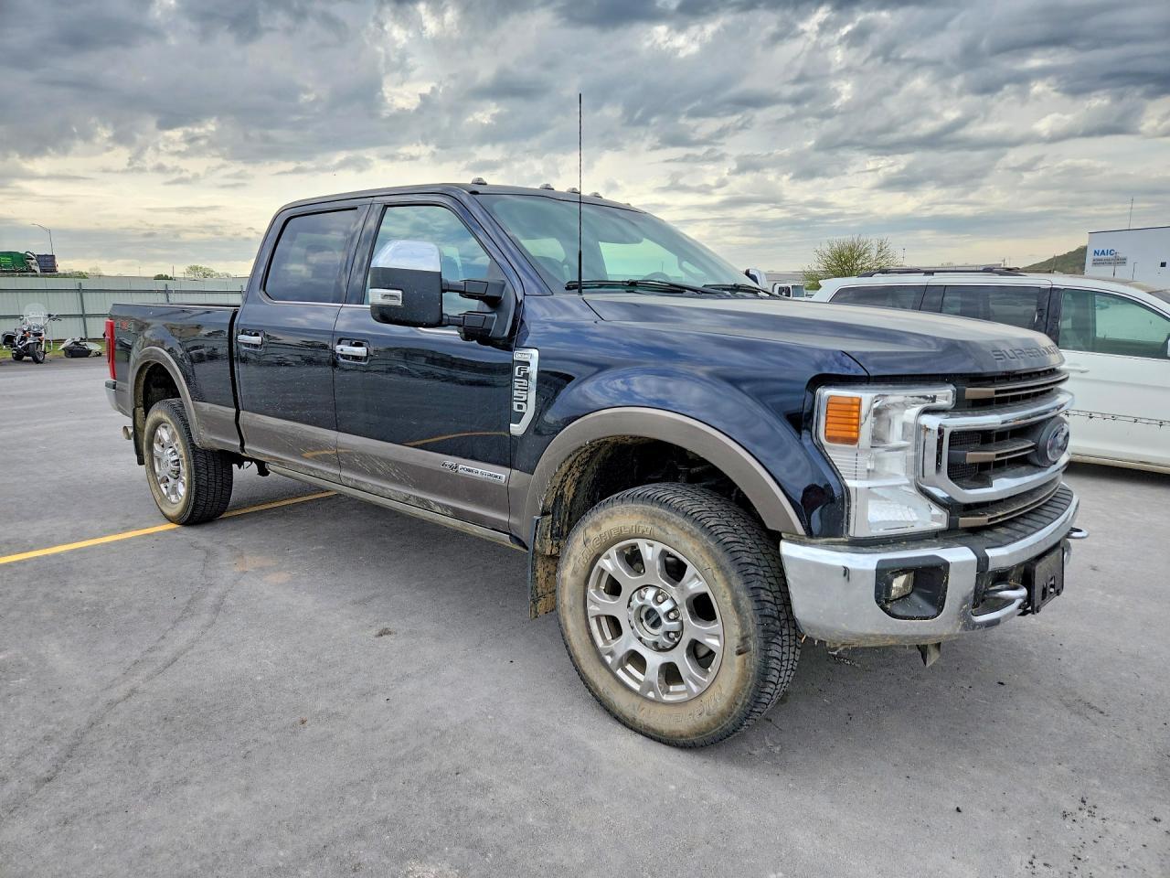 2022 Ford F250 Super Duty - Фото 4