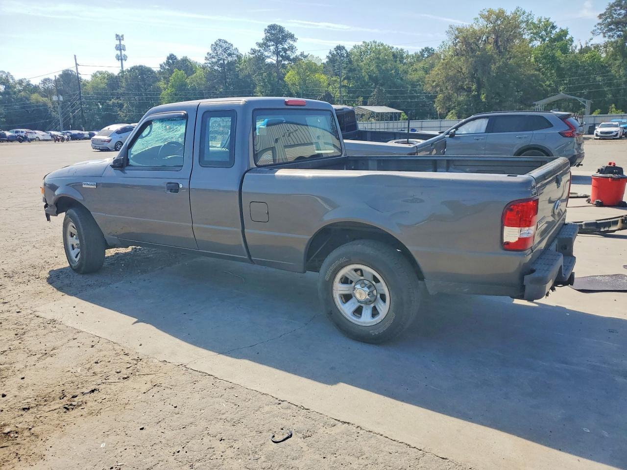 2011 Ford Ranger Super Cab - Image 2