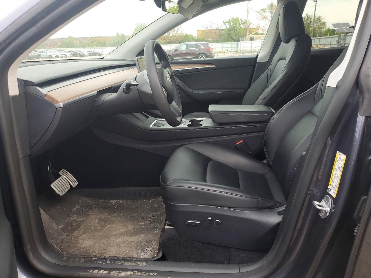 2023 Tesla Model Y - Image 7