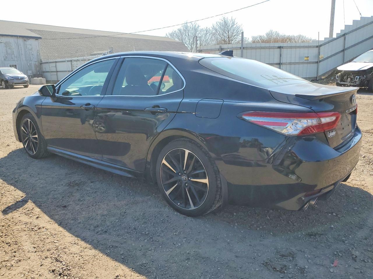 2018 Toyota Camry Xle V6 - Фото 2