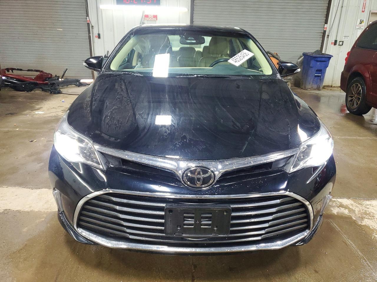 2018 Toyota Avalon Limited - Image 5
