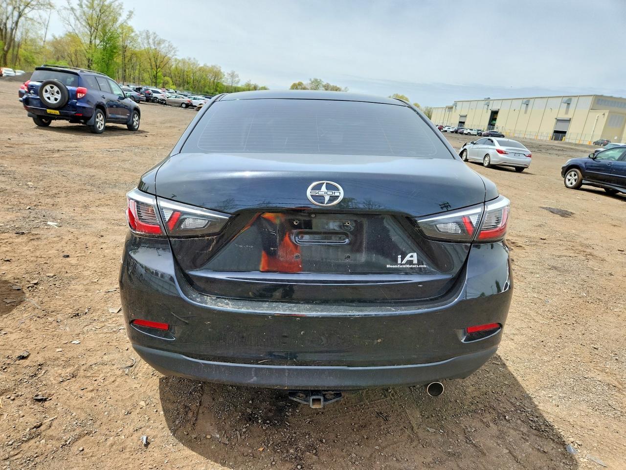 2016 Scion Ia Base - Фото 6