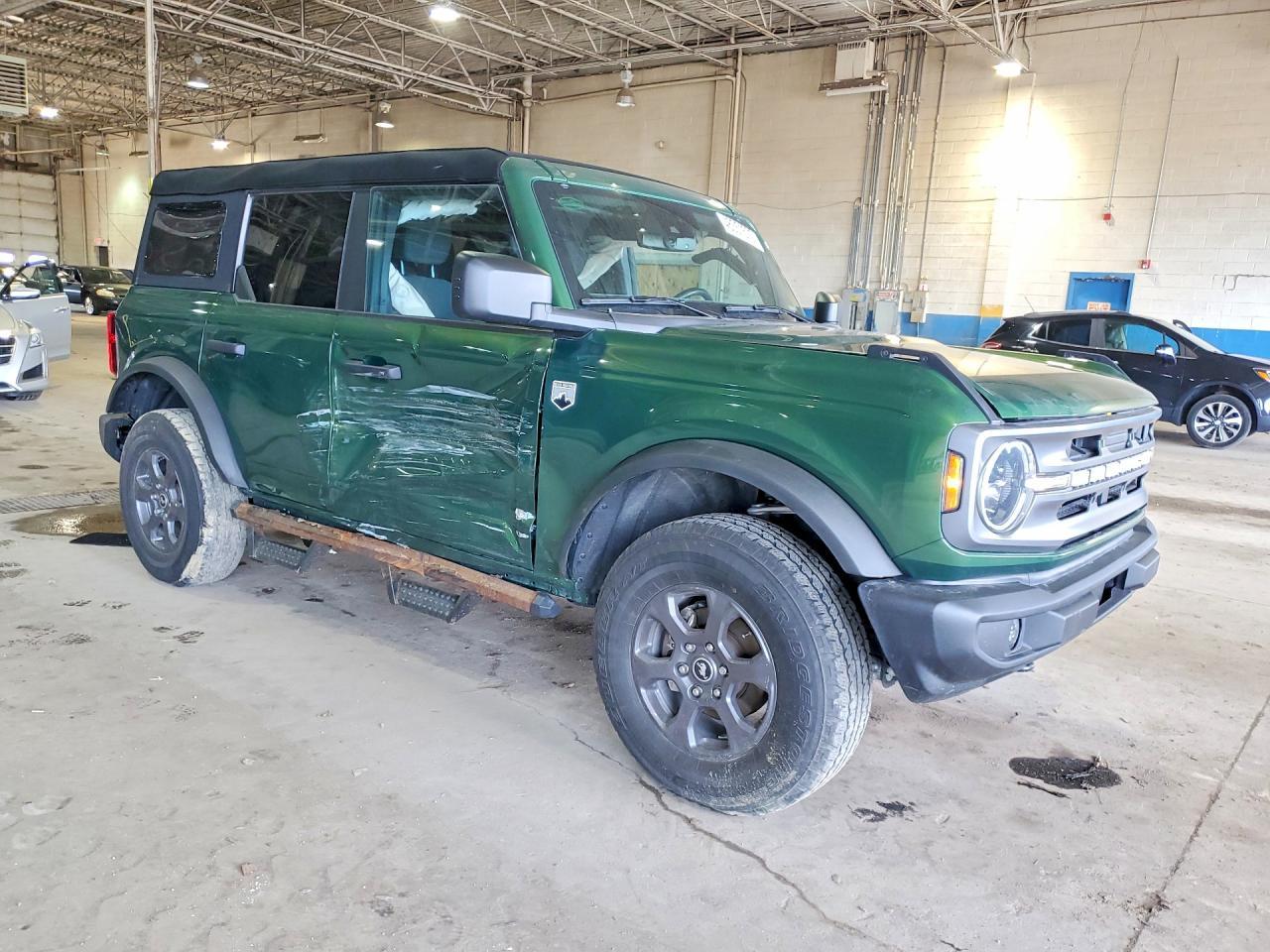 2023 Ford Bronco Base - Image 4