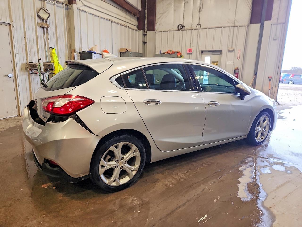 2017 Chevrolet Cruze Premier - Фото 3
