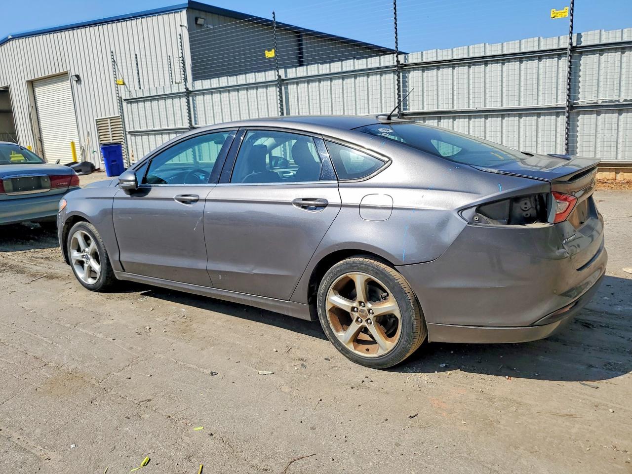 2013 Ford Fusion Se - Image 2