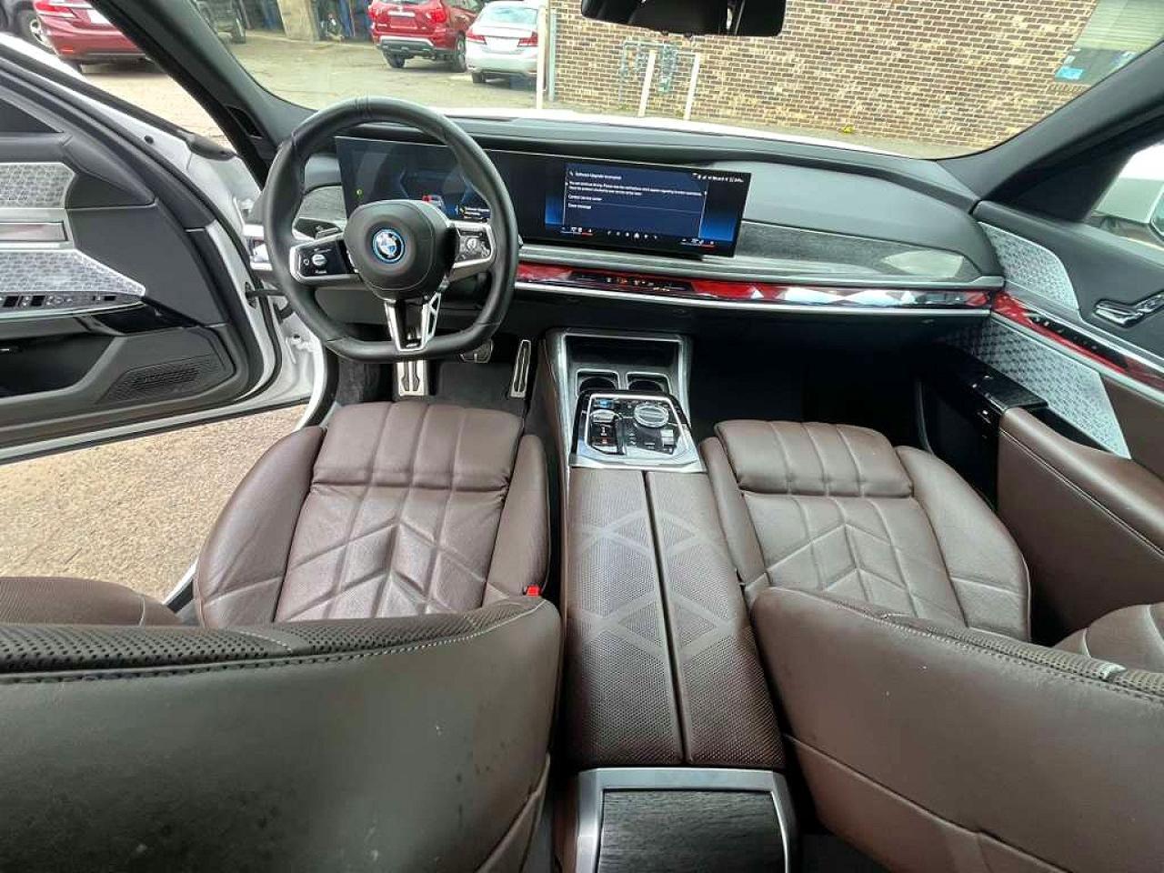 2023 BMW I7 xDrive60 - Фото 7